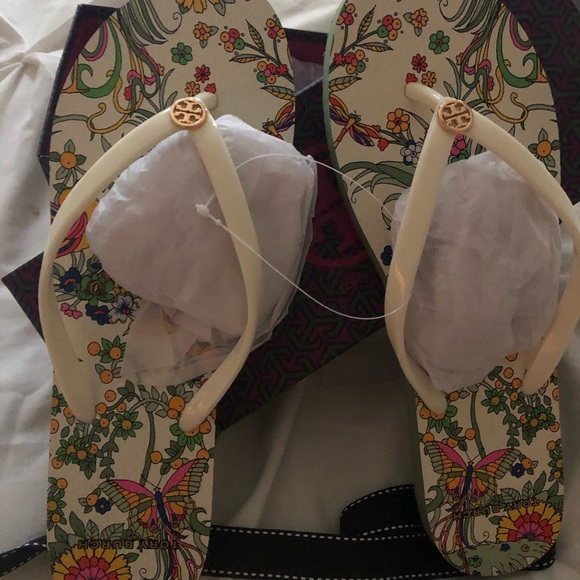 NEW!! Tory Burch Flip Flops - Picture 4 of 7